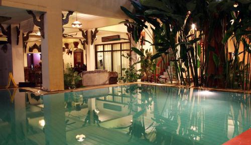 Standard Double or Twin Room with Air Conditioning