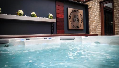 King Room with Spa Bath