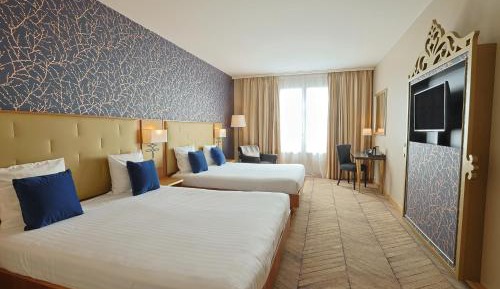 Quadruple Room with Spa Access (2 Queen Beds)