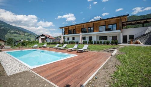 Superior One-Bedroom Apartment