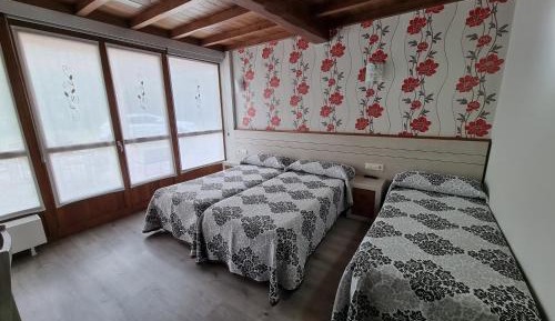 Triple Room with Private Bathroom