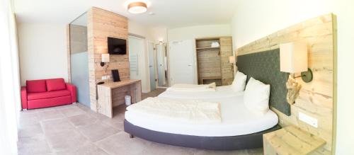 Deluxe Double or Twin Room with Balcony