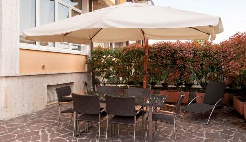 Two-Bedroom Apartment (5 Adults)