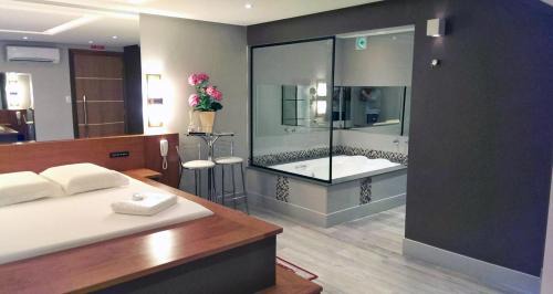 Suite Master with Spa Bath