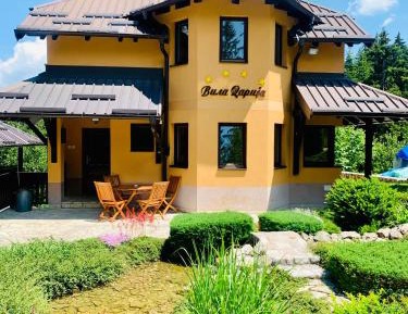 Studio with Mountain View