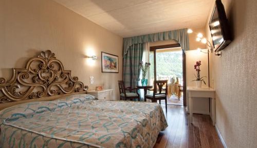 Junior Suite with Balcony