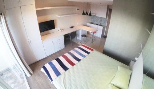 Deluxe Queen Studio 