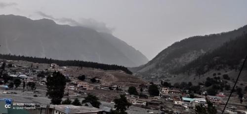 Double or Twin Room with Mountain View