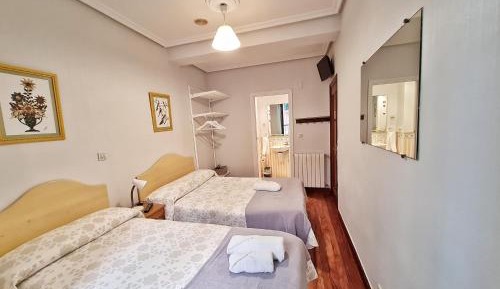 Double or Twin Room with Private Bathroom