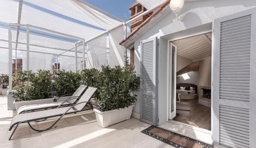 Suite with Terrace and Spa Bath