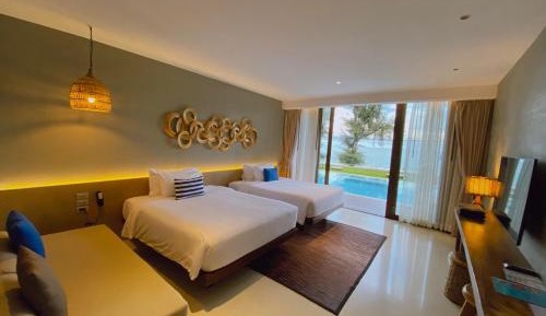 Deluxe Twin Room with Pool Access