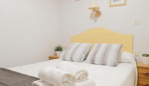 Interior Single Room with private Bathroom