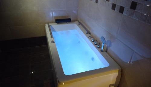 Double Room with Spa Bath