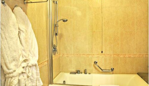 Junior Suite with Garden View