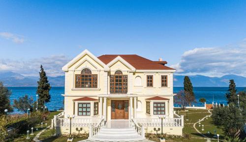 Villa with Sea View