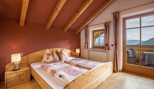 Superior One-Bedroom Apartment with Balcony