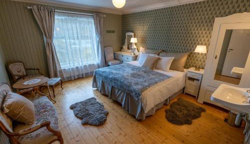 Double Room with Shared Bathroom