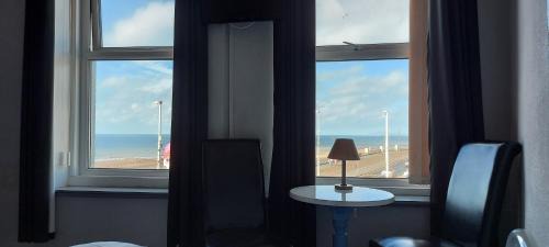 Family Room with Sea View