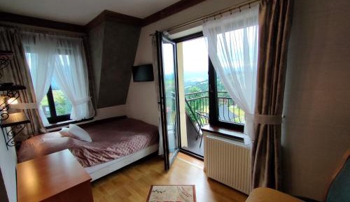 Double Room with Mountain View