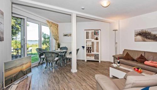 One-Bedroom Apartment with Terrace