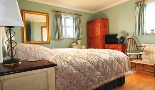 Twin Room with Private Bathroom