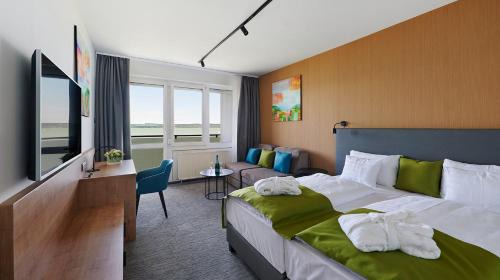 Twin Room with Lake View