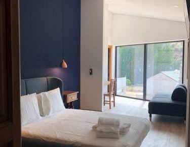 Studio with Spa Bath