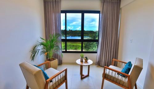 Apartment with Lake View