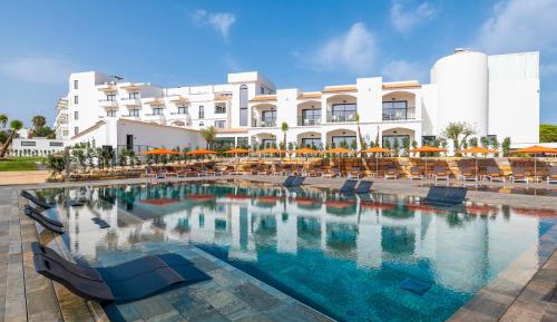 Superior Double or Twin Room with Pool View