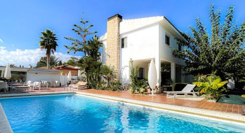 Villa with Private Pool