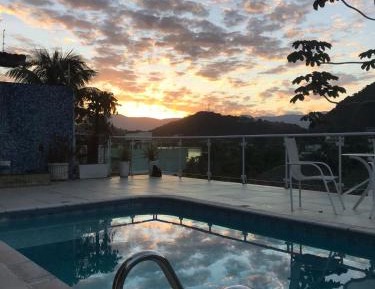 Deluxe Suite with Sea View