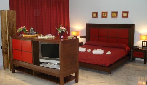 Queen Suite with Spa Bath