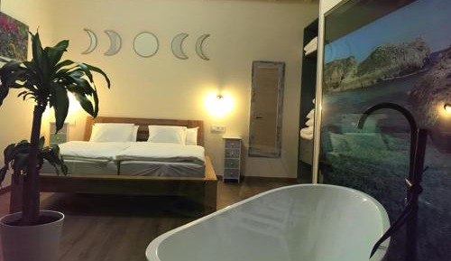 One-Bedroom Apartment with Terrace