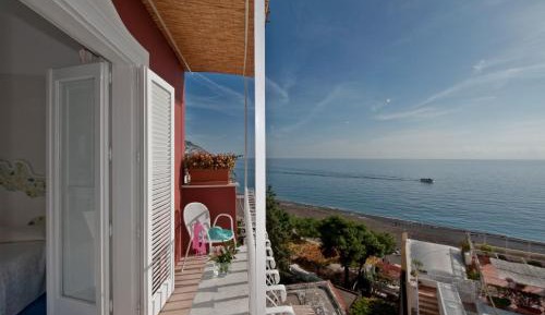 Double Room with Balcony and Sea View
