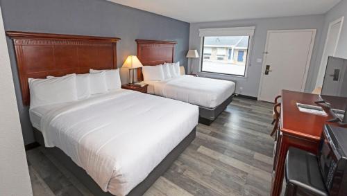 Double Room with Two Double Beds - Non-Smoking