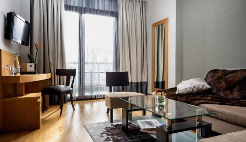 Suite with Lake View