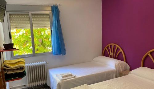 Twin Room with Private External Bathroom