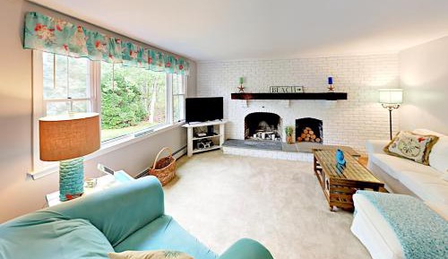 Five Bedroom Holiday Home