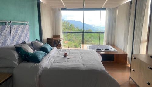 Deluxe Suite with Spa Bath