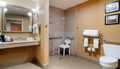 King Suite - Non-Smoking