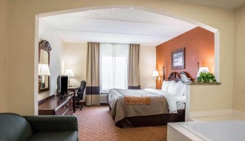 King Suite - Non-Smoking