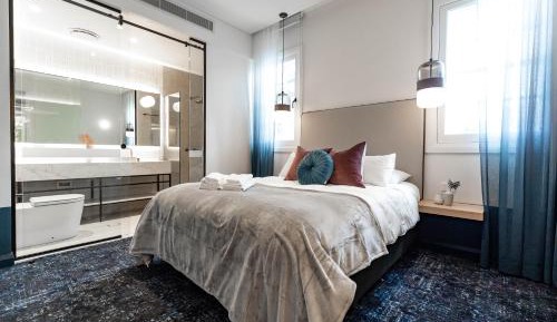 Queen Room with Balcony