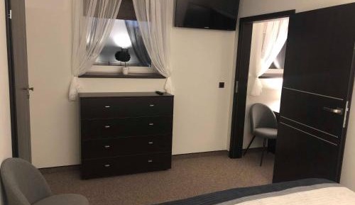 Deluxe King Suite
