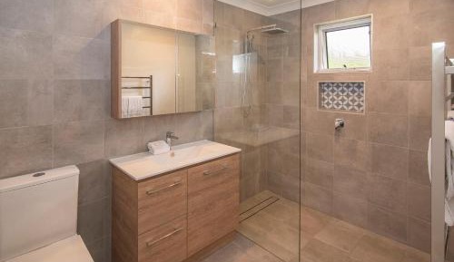 Sandcastle - Two Bedroom Cottage with Loft