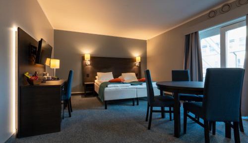 Family Room (2 Adults + 2 Children)