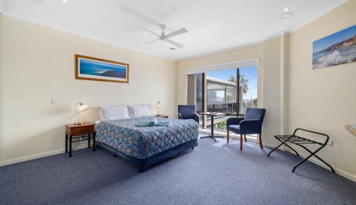 Queen Room with Spa Bath