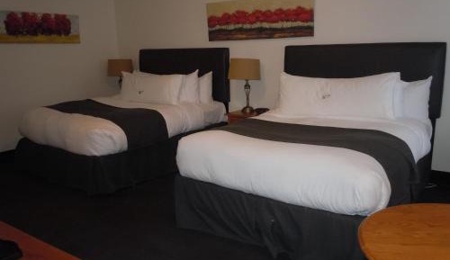 Standard Room with One Queen Bed