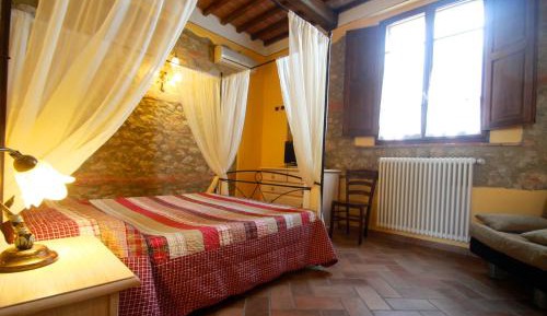 One-Bedroom Apartment with Sofa Bed