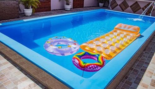 Apartment with Pool View 