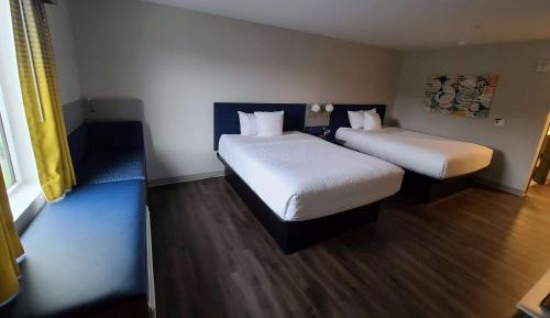 Queen Room with Two Queen Beds - First Floor/Non-Smoking